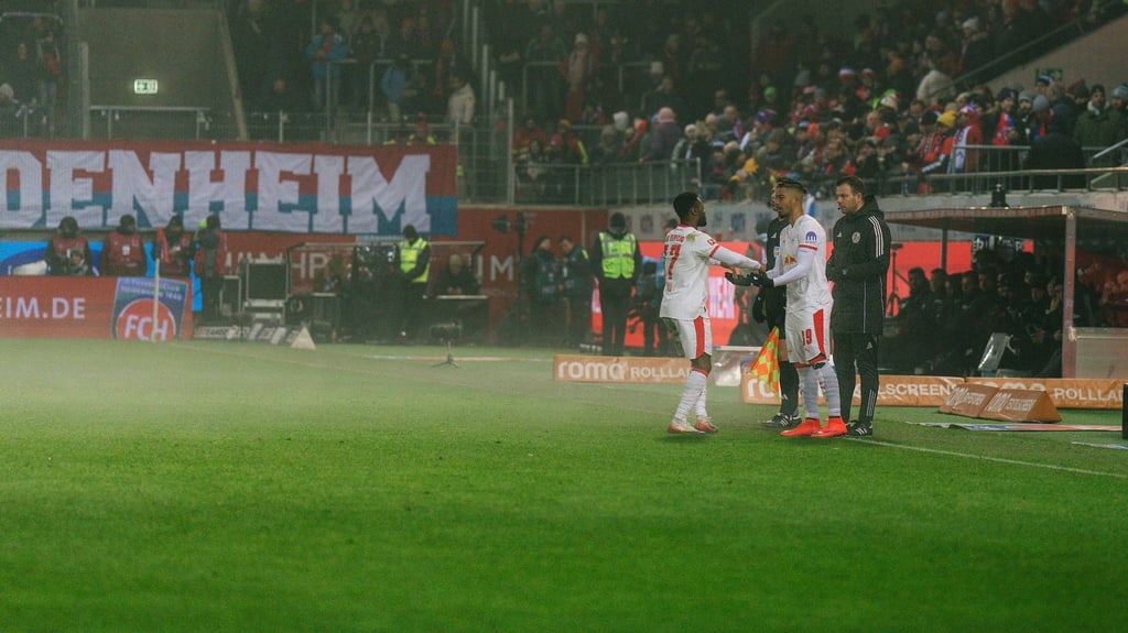 RB-Profi Benjamin Henrichs kommt fin Heidenheim ür Ridle Baku zu seinem ersten Einsatz nach 400 Tagen Pause