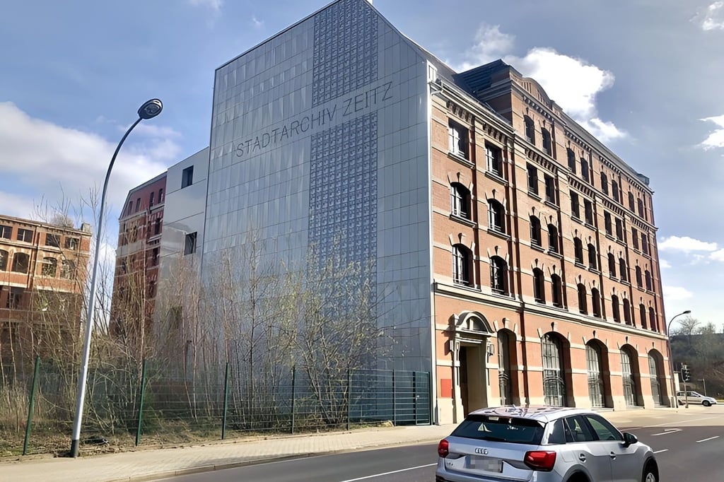 Das Stadtarchiv ist bereits in das sanierte ehemalige Zekiwa-Produktionsgebäude eingezogen.  Offiziell eröffnet worden ist es aber noch immer nicht.