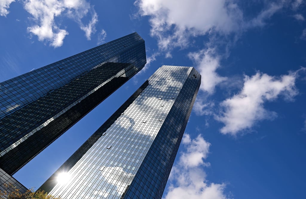 Die Deutsche Bank treibt die Digitalisierung ihres Privatkundengeschäfts voran. (Archivbild)