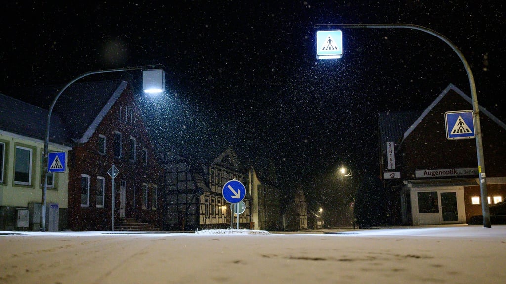 Die Woche startet mit Schnee und frostigen Temperaturen.