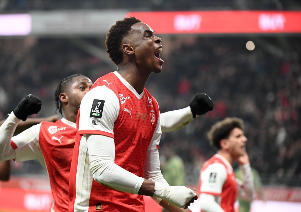 Abdoul Koné feiert mit Stade Reims.