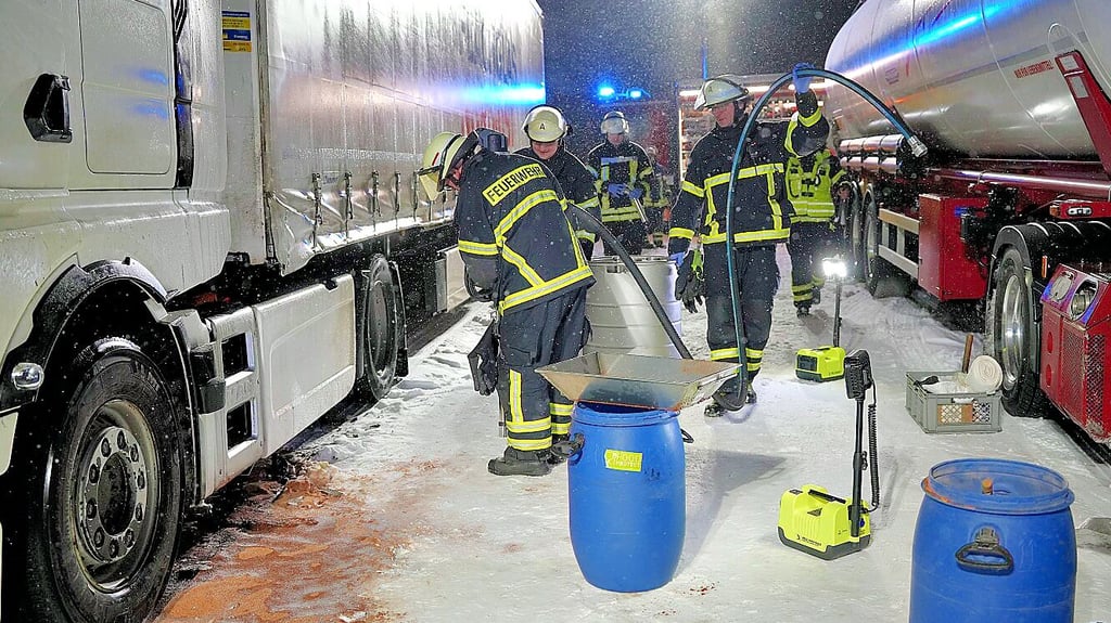 Die ehrenamtlichen Einsatzkräfte der Freiwilligen Feuerwehr Stendal hatten am Montag, 26. Januar, einen ungewöhnlich herausfordernden Einsatz am Schützenplatz in Stendal.