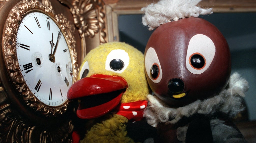 Schnatterinchen (links) und Pittiplatsch haben die Kindheit vieler Mädchen und Jungen in der DDR geprägt.