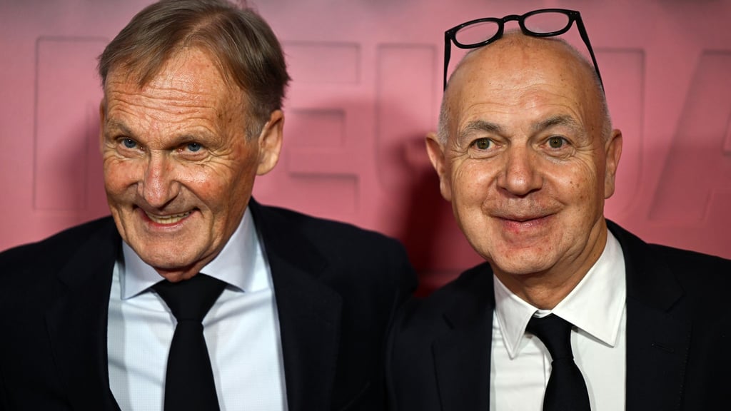 Hans-Joachim Watzke (l), Ligapräsident der DFL, und Bernd Neuendorf, Präsident des Deutschen Fußball-Bundes (DFB), halten aktuell nichts von der Debatte um einem WM-Boykott.
