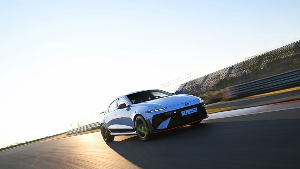 Renner auf (Rund-)Kurs: Auch auf der Rennstrecke fühlt sich der Hyundai Ioniq 6 N spürbar wohl.