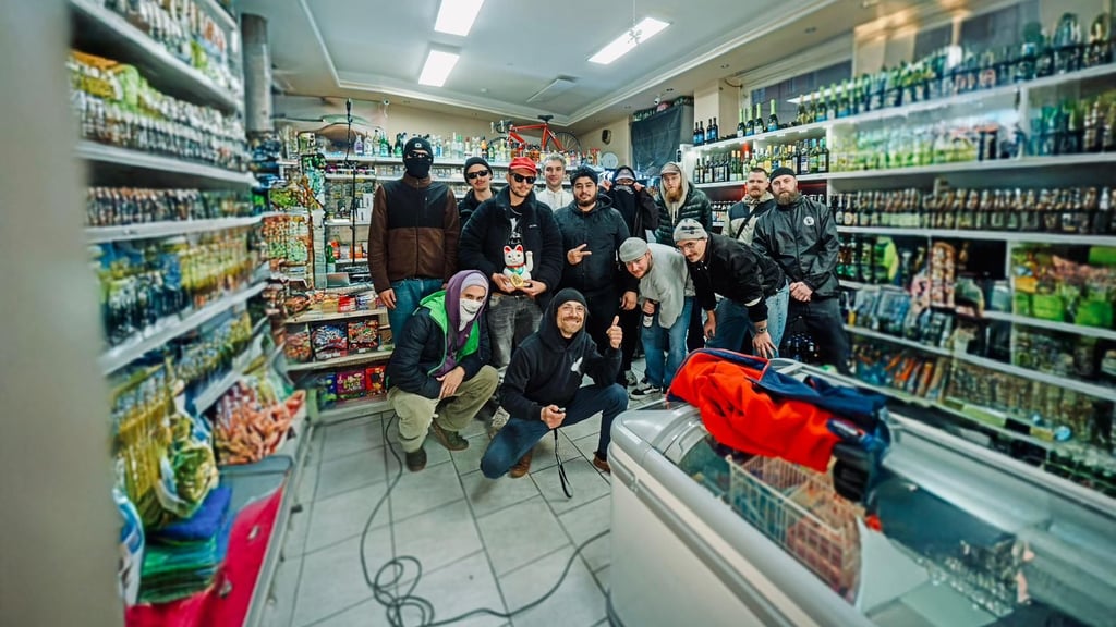 In diesem Spätshop in der Burgstraße in Halle haben die Montagsmaler ihre sogenannte „MoMa Corner“ veranstaltet. 