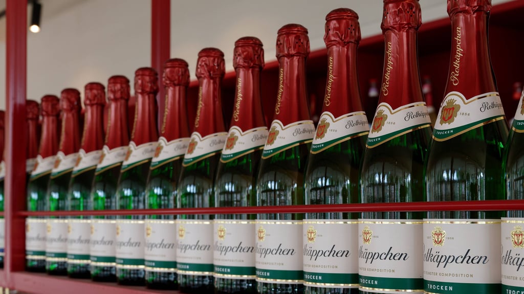 Sekt von Rotkäppchen ist ein Begleiter vieler Feiern und Festtage.