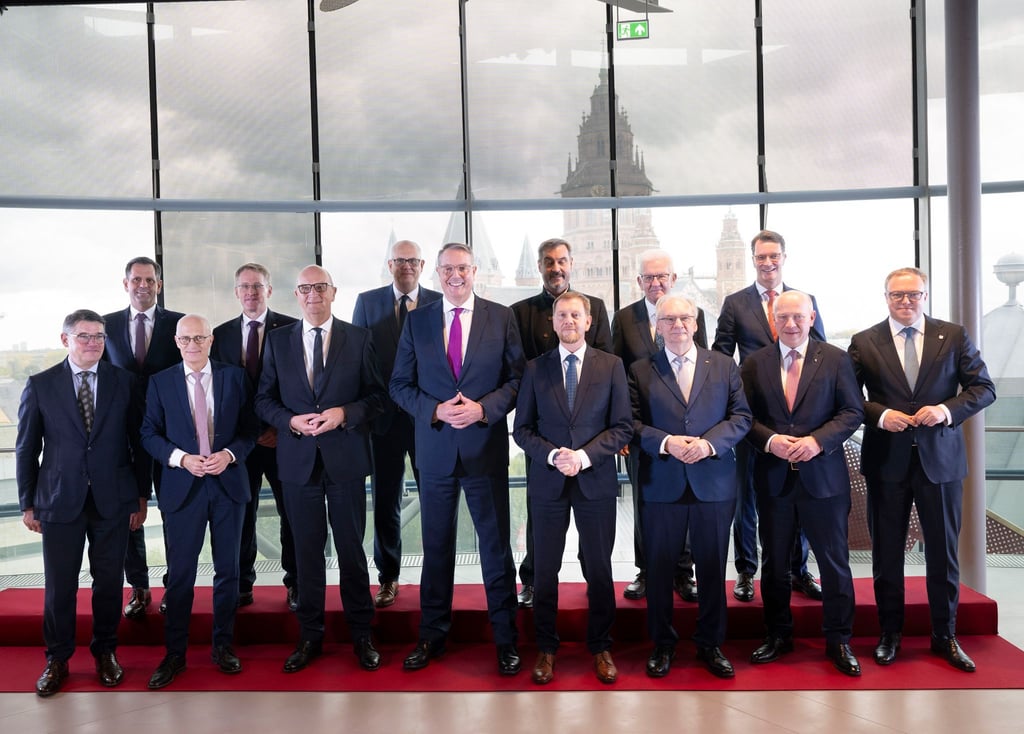 Von vielen Ministerpräsidentenkollegen bekommt Reiner Haseloff Würdigungen. (Archivbild)