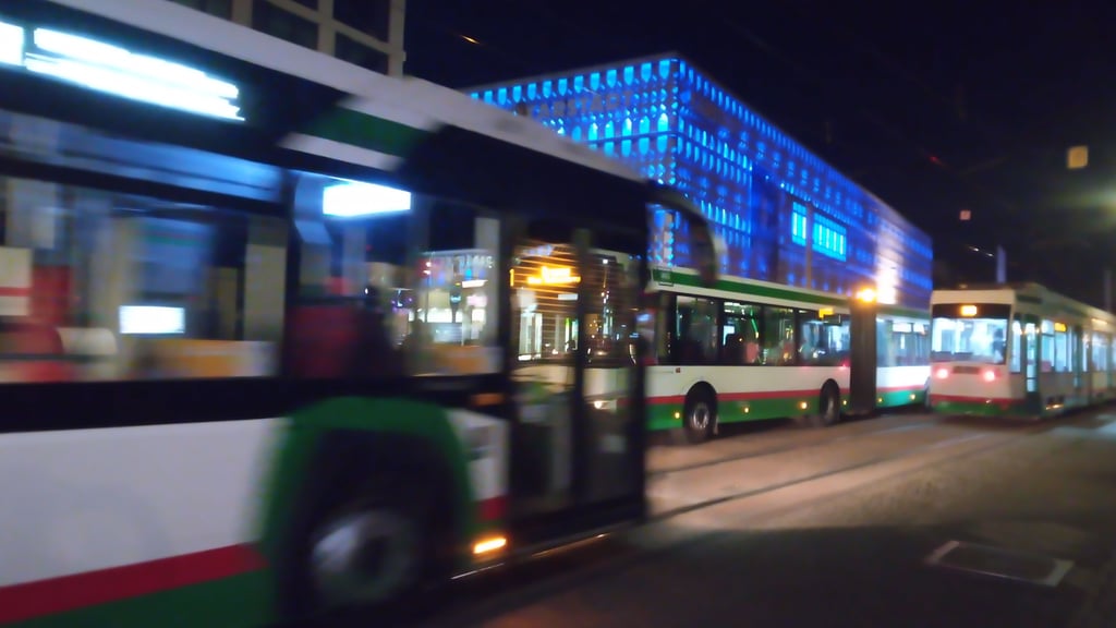 Im Nachtverkehr der Magdeburger Verkehrsbetriebe (MVB) hatte es wegen des Glatteises massive Einschränkungen gegeben.