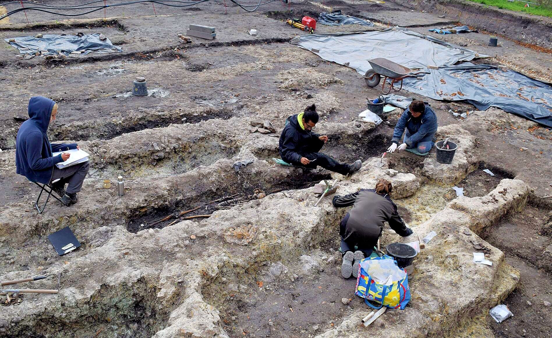 Stadtgeschichte unter den Füßen: Unter der Erde in Halle: Archäologie findet Stadt