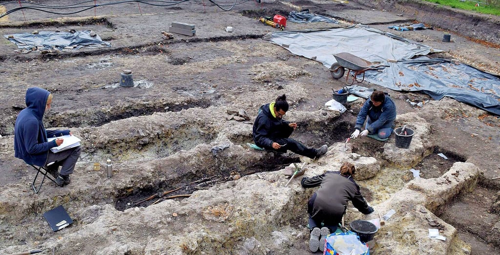Bei den Grabungen 2020 legten Archäologen Teile des Grundrisse der Klosterkirche Neuwerk frei.