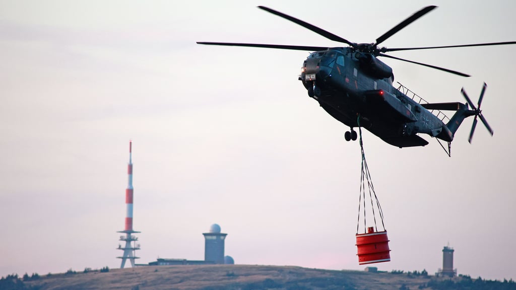 Die Bundeswehr unterstützte im September 2024 bei einem Großbrand unterhalb des Brockens die Stadt Wernigerode und schickte anschließend eine gepfefferte Rechnung.