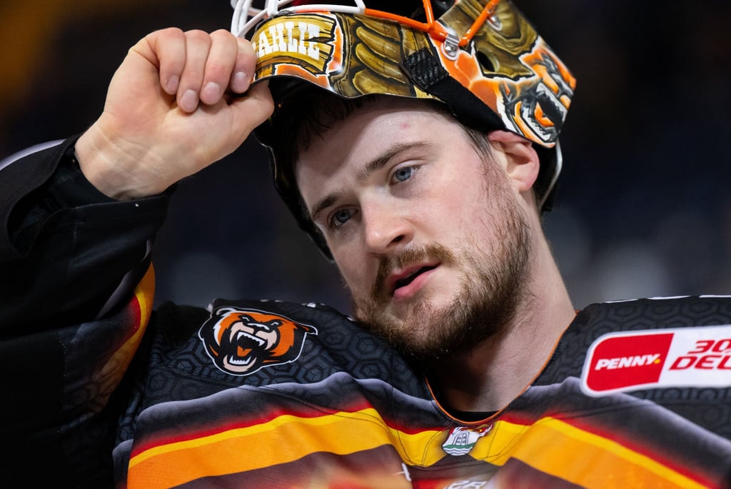 Historischer Torschütze: Eishockey-Keeper Dustin Strahlmeier. (Archivbild)
