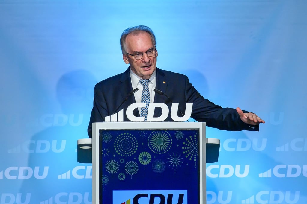 Nötig sei ein klares Signal für Politik aus der Mitte, sagte Reiner Haseloff (CDU) beim Neujahrsempfang der CDU in Magdeburg.