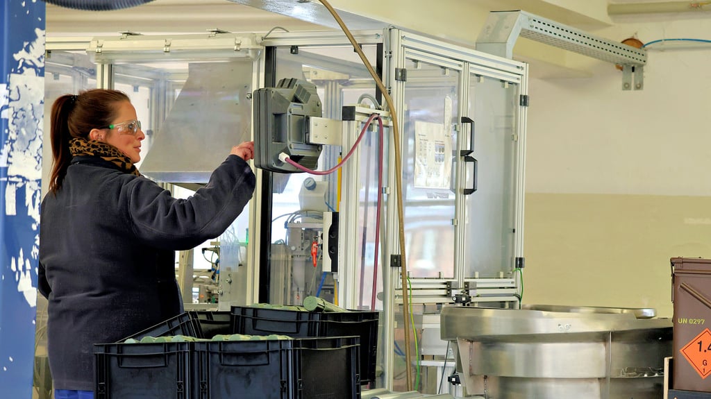 Silberhütte im Harz ist in der Rheinmetall AG der größte Produzent von Pyrotechnik und weiteren Zulieferteilen. Nun soll die Produktion hier deutlich gesteigert werden. Der Rüstungskonzern investiert dafür Millionen.&nbsp;&nbsp;