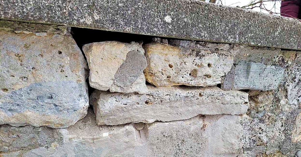 Diebe klauen eine Zeitkapsel am Braunsbrunnen in Querfurt.