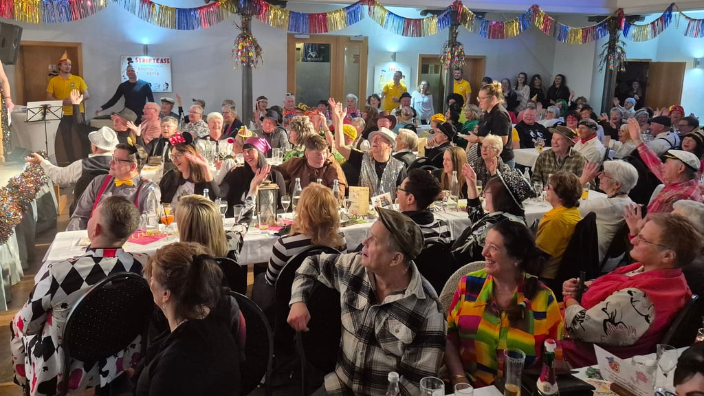 Kleiner Saal, große Stimmung - So war es bei der CCW-Festsitzung.