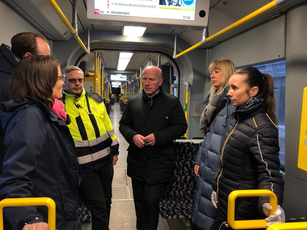 Kai Wegner (CDU) verschaffte sich einen Eindruck von der Lage.