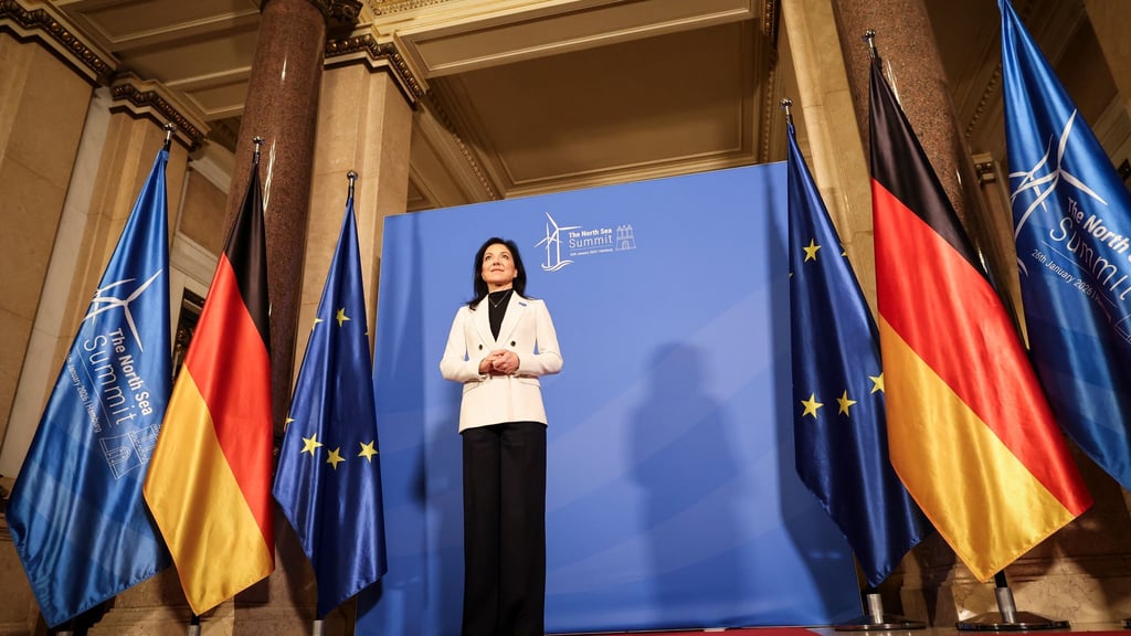 Bundeswirtschaftsministerin Katherina Reiche (CDU) empfängt Kolleginnen und Kollegen aus Nordseeanrainerstaaten im Hamburger Rathaus.