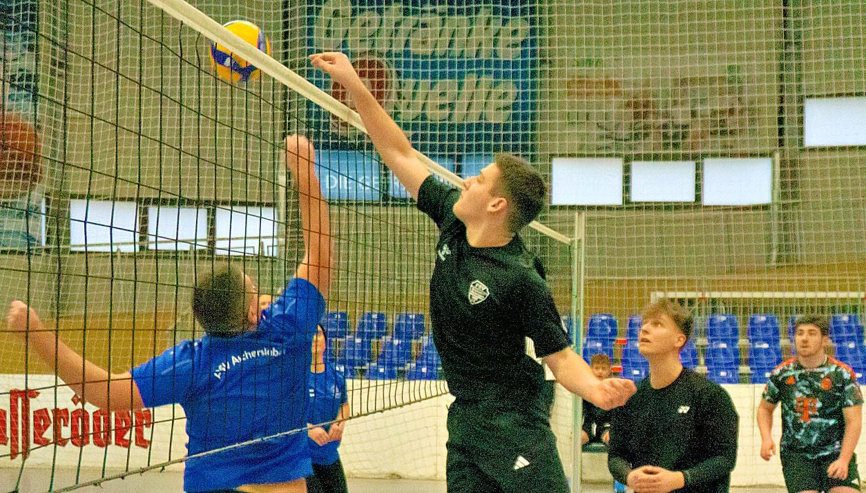 Turnier im Ballhaus: Ascherslebener Abiturienten bessern mit Volleyballturnier ihre Abikasse auf