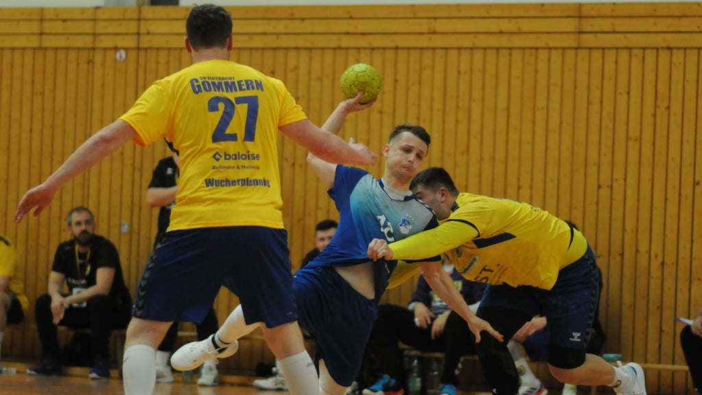 Nach der Pleite in Gommern fanden Paul Steffen (Mitte) und die TSG Calbe zurück in die Erfolgsspur.