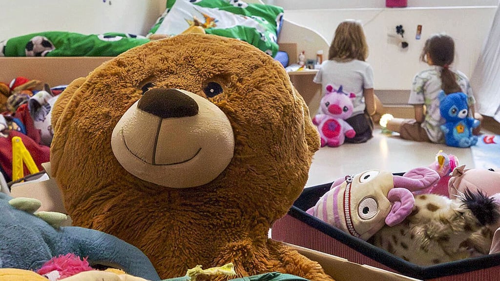 Wenn Heime Kinder nach einem Klinikaufenthalt nicht mehr aufnehmen, landen sie wie „gestrandet“ in der Jugendpsychiatrie – 15 solcher Einzelschicksale zählt Chefarzt Gunter Vulturius in Merseburg pro Jahr.