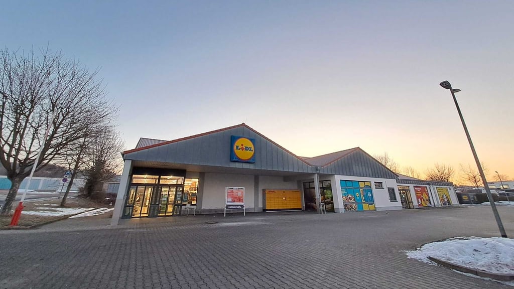 Blick auf den Lidl an der Weinbergstraße. Der Markt wird derzeit umgebaut.