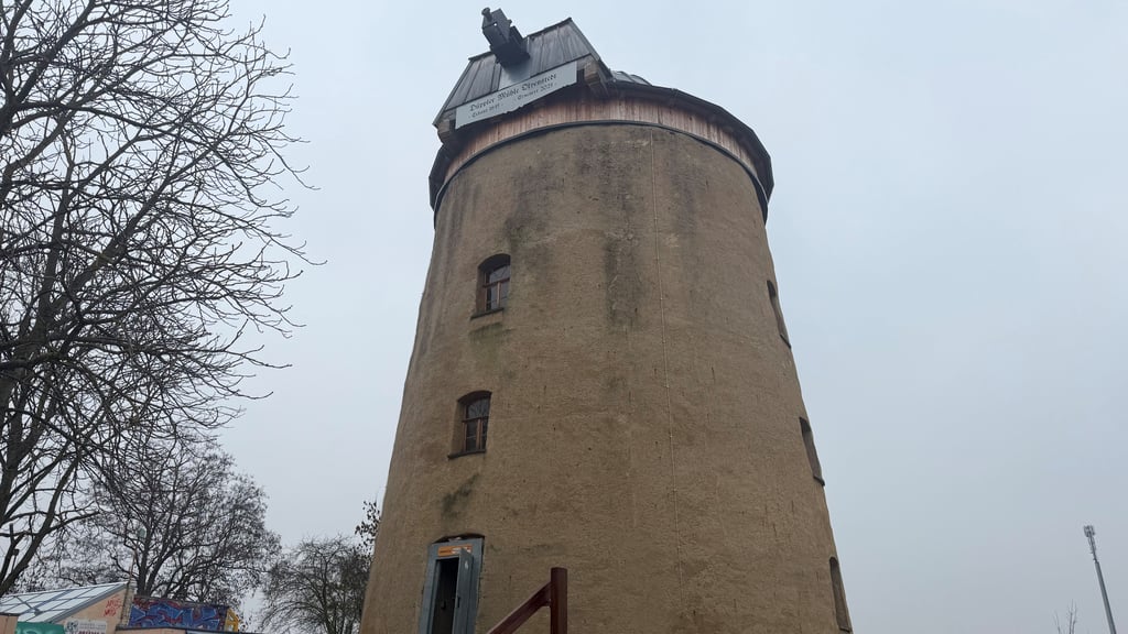 Die Düppler Mühle steht in Magdeburg-Olvenstedt und wird immer weiter saniert. 