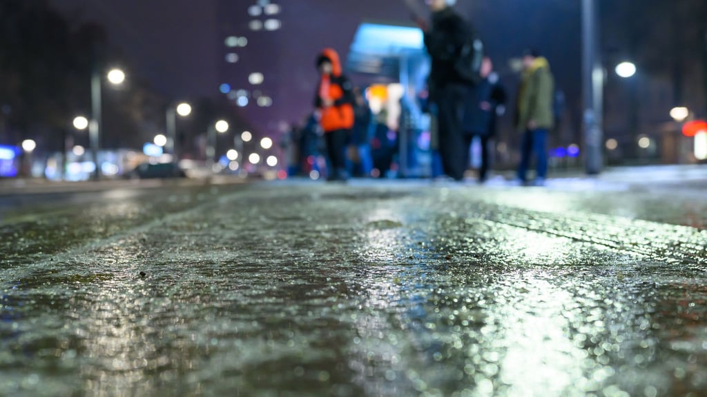 Auch in Brandenburg wird vor starker Glätte gewarnt. (Archivbild)