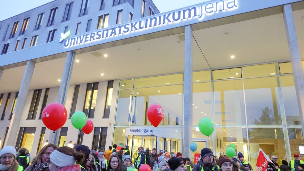 Auftakt zum Warnstreik am Universitätsklinikum Jena.