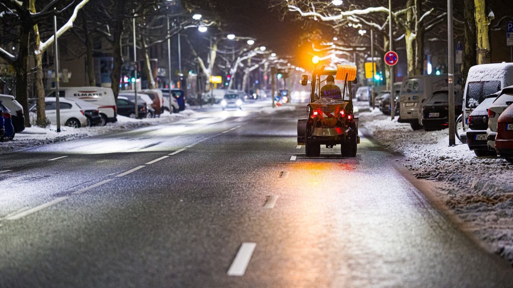 Am Morgen waren Räumfahrzeuge unterwegs.