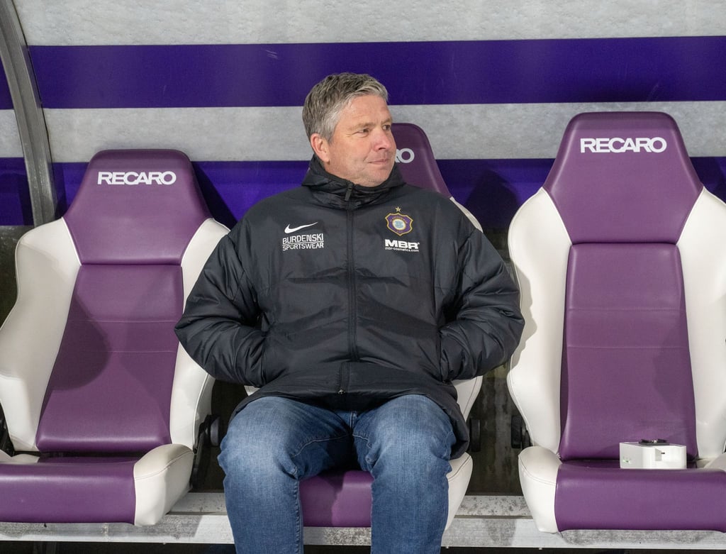 Michael Tarnat, Sport-Geschäftsführer von Erzgebirge Aue, hat Verstärkung für die Offensive geholt. (Archivbild)