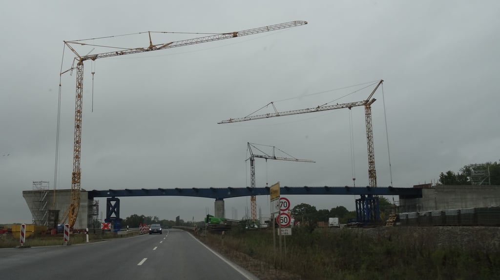 Die neue Brücke über die A14 bei Geestgottberg (Seehausen) im Oktober 2025.