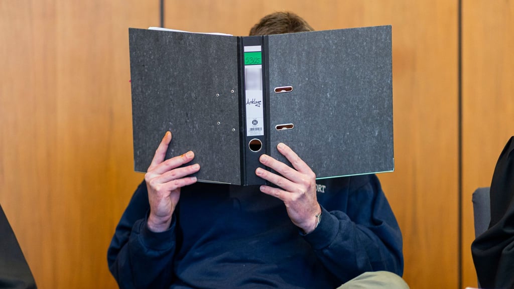 Erst Gift im Kaffee, dann 23 Schläge mit einem Eisenrohr: Nach dem Tod seiner Ex-Lebensgefährtin wird ein 41-Jähriger zu 13 Jahren Gefängnis verurteilt. (Archivbild)