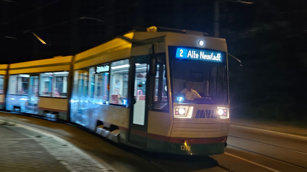Die MVB betreiben in Magdeburg unter anderem das Straßenbahnnetz. Kommt es am Donnerstag durch den nächsten Warnstreik zu Ausfällen?