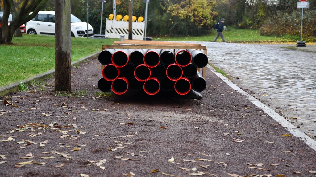 So wie hier soll der Weg in der Magdeburger Windmühlenstraße nicht aussehen. Das vorherige Pflaster soll laut einem Stadtratsantrag wieder her.