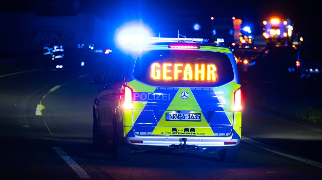 Ein Schild der A 38. Die Autobahn ist seit dem frühen Morgen zwischen Eisleben und dem Rasthof Rohnetal in Richtung Göttingen wieder frei. 