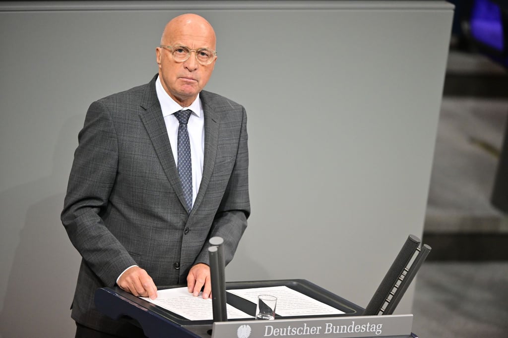 Der AfD-Politiker und ehemalige Bundeswehroffizier Rüdiger Lucassen fordert gemäß AfD-Grundsatzprogramm immer wieder eine Reaktivierung der Wehrpflicht und stößt damit auf Widerstand vor allem in ostdeutschen Landesverbänden. (Archivbild)