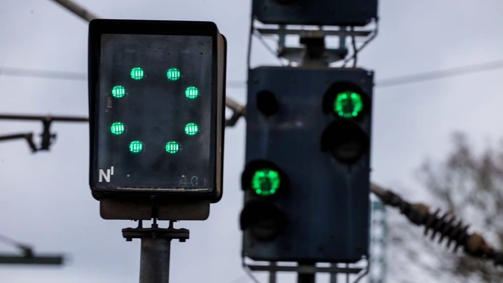 Ein grünes Ausfahrsignal. Ob das für das Start-up-Unternehmen gilt, das sich in Gerbstedt mit der EEP Europäische Eisenbahn Projektgesellschaft UG gegründet hat? 