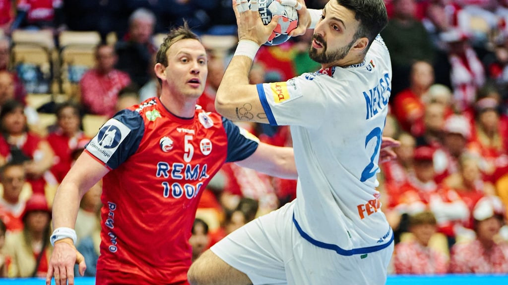 Miguel Neves verfolgte die Auszeit der Gegner über ein Tablet mit.