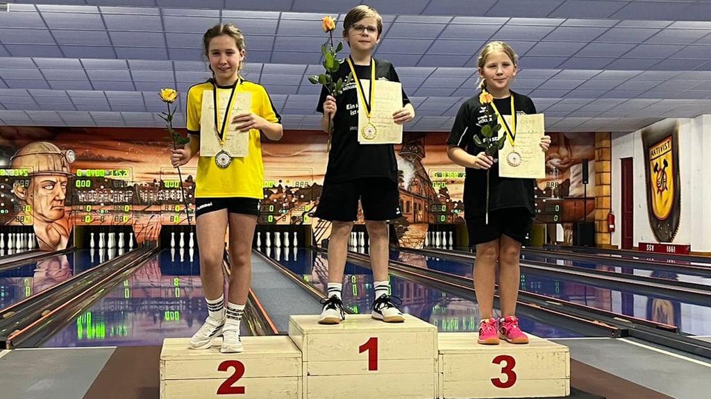 Auf dem Treppchen konnte sich die Staßfurterin Henrike Kunert (links) dann doch über ihren zweiten Platz freuen.