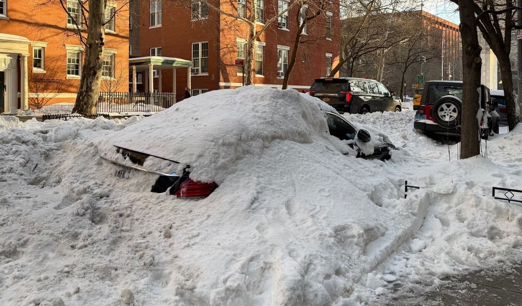 Auch wenn große Teile Deutschlands unter einer weißen Schneedecke liegen - die Menge reicht nicht an die Schneemassen in den USA heran.