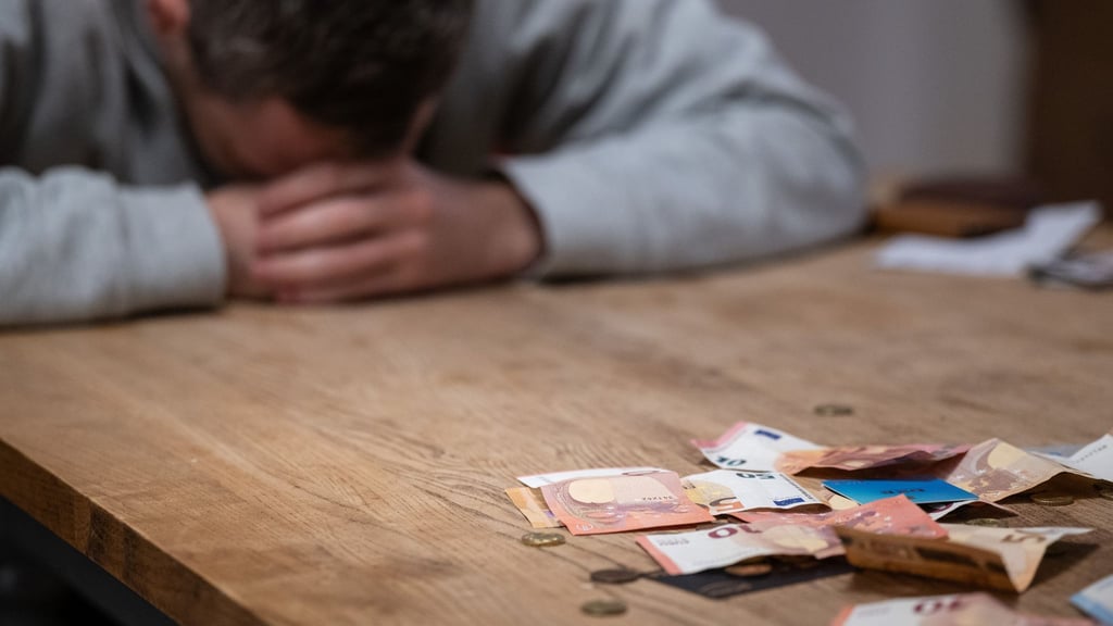 Die Zahl überschuldeter Verbraucher in Berlin ist im vergangenen Jahr gestiegen. (Symbolbild)