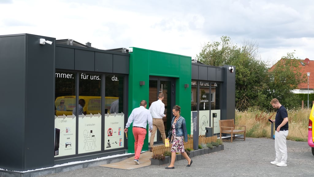 In Burgkemnitz steht bereits ein solcher Container als Dorfladen. Nun kommt er auch in den Saalekreis.