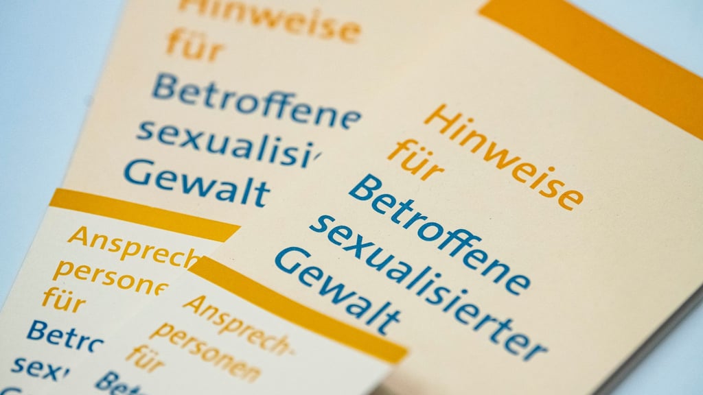 Eine in der Zentrale des Verbandes Christlicher Pfadfinder*innen (VCP) in Kassel vorgestellte Studie zweier Forschungsinstitute listet 344 Betroffene sexueller Gewalt zwischen 1973 und 2024 auf und 161 mutmaßliche Täter. (Symbolbild)