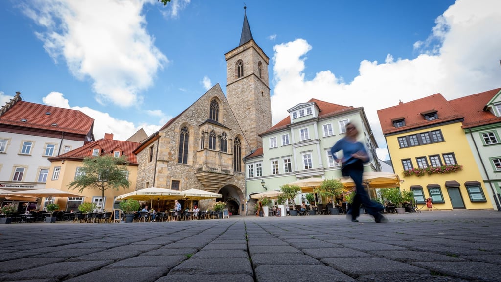 Erfurt erzielt 2025 einen neuen Rekord und wächst laut Stadtmarketing stärker als jede andere Region im Thüringer Tourismus. (Archivbild)