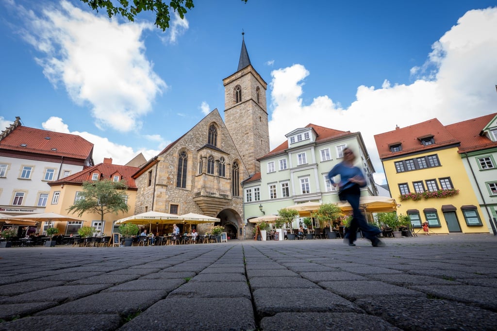 Erfurt erzielt 2025 einen neuen Rekord und wächst laut Stadtmarketing stärker als jede andere Region im Thüringer Tourismus. (Archivbild)
