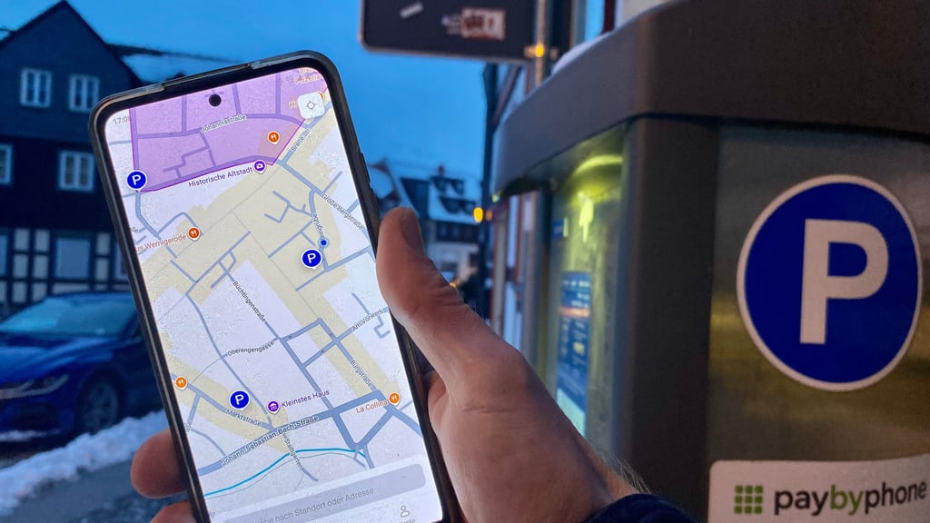 Die Möglichkeit, sein Park-Ticket per Handy-App zu ziehen, gibt es in Wernigerode seit 2015. 