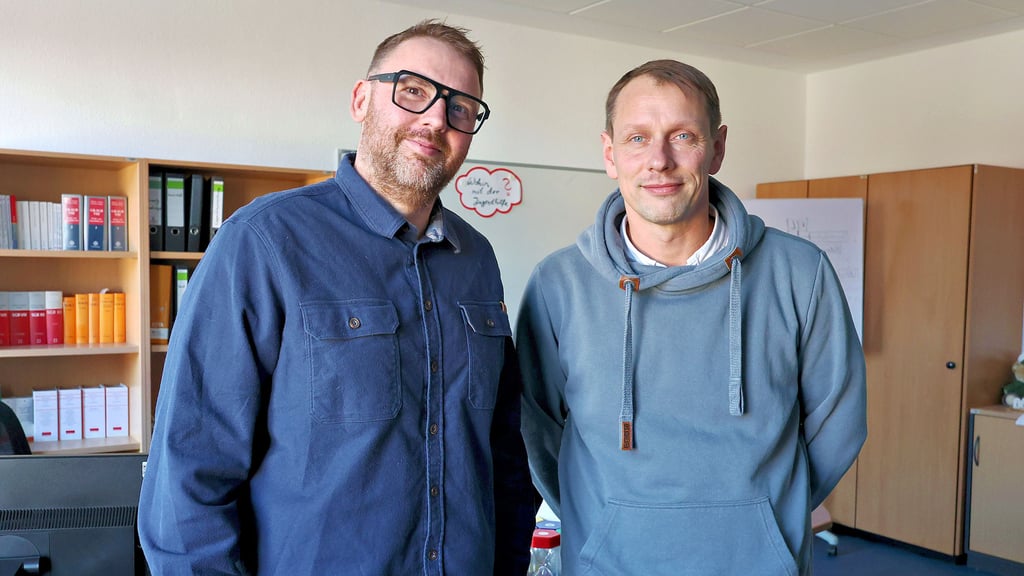 Patrick Schatz (links), Jugendamtsleiter des Burgenlandkreises, und Falk Gast, Vorsitzender der Kreiselternvertretung, wollen sich, so weit es in ihrer Macht steht, für die Kindertagesstätten der Region einsetzen.