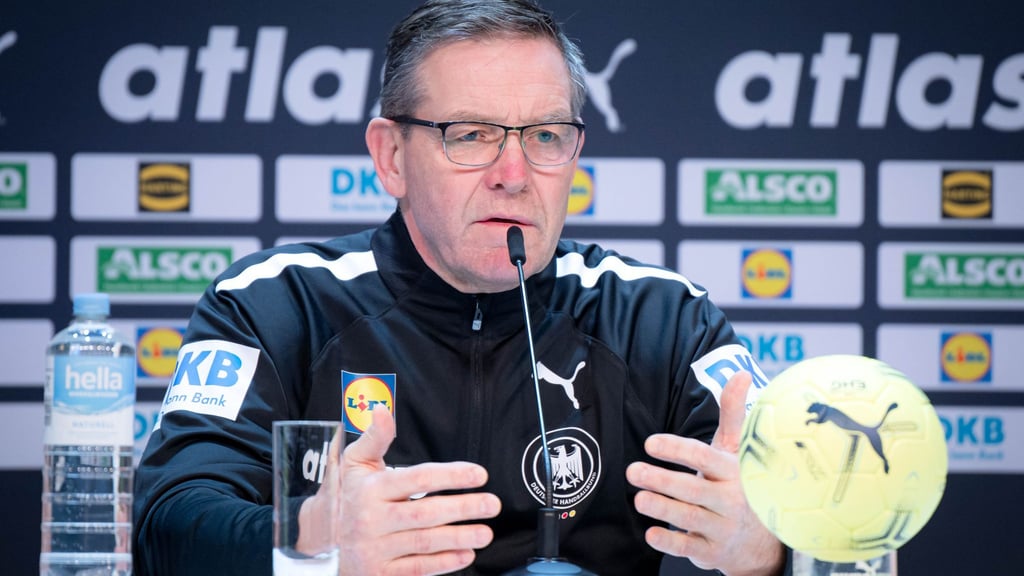 Auf die deutschen Handballer um Bundestrainer Alfred Gislason wartet gegen Frankreich ein Endspiel ums EM-Halbfinale.